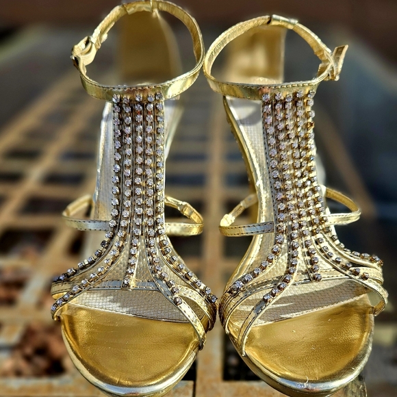 Gold blingy strappy 4" sandals with rhinestones (Sz7) - Picture 5 of 7